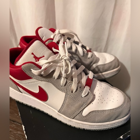Jordan Shoes - Air Jordan 1 Low SE GS 'Light Smoke Grey Gym Red' Size 6Y
